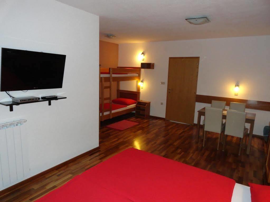 House Tina Hotel Grabovac  Luaran gambar